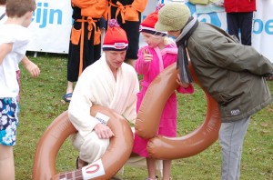 nieuwjaarsduik houten 2012 070